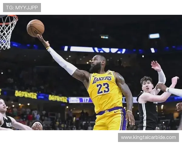 詹姆斯带领湖人逆袭成功 灰熊未能突破防守硬实力